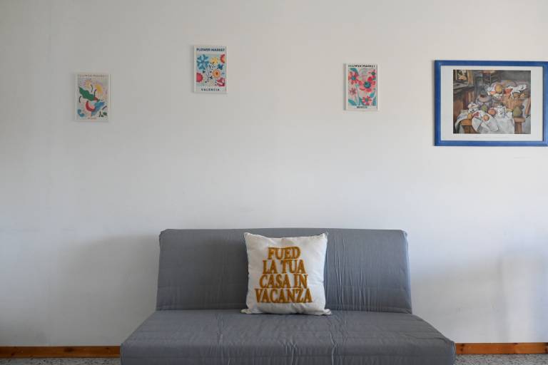 Rental apartment with patio — photo 2