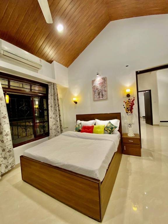 Villa with pool, barbeque & yard | Pets are welcome — photo 2