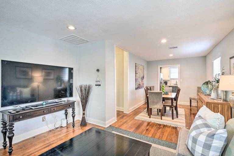 1 Mi to Pier & Beaches! Family Home in Galveston in Galveston, TX