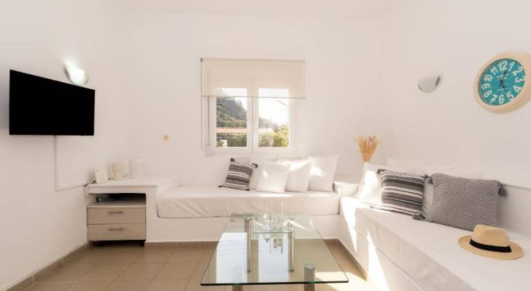Elio A 1BDR Apt1 min from the beach by Hospi Living — photo 2