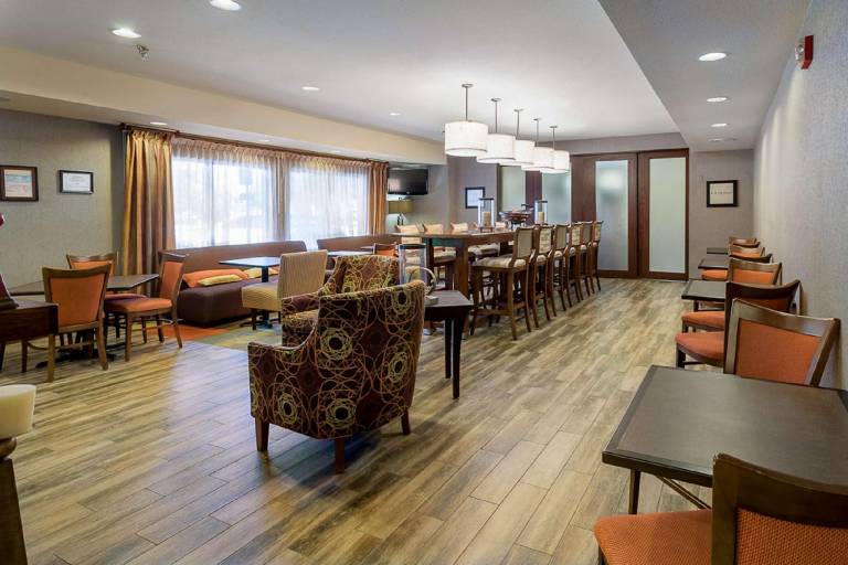 Hampton Inn Ft. Collins — photo 3