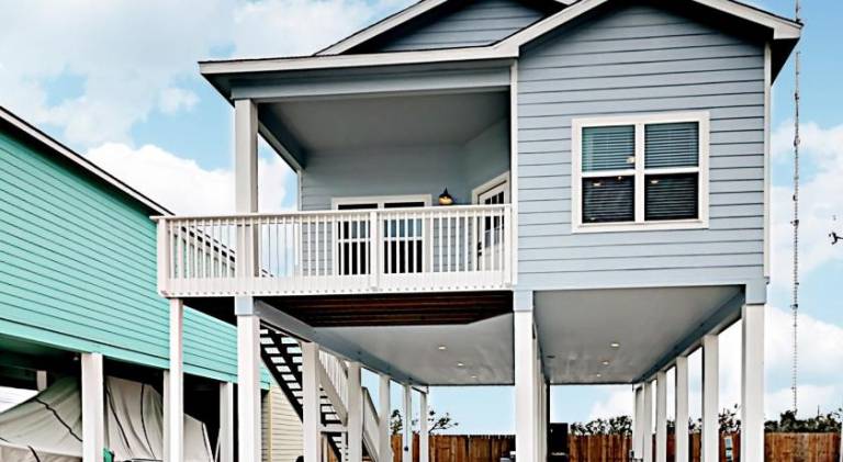 Pleasant vacation home with pool | Pets allowed in Rockport, TX