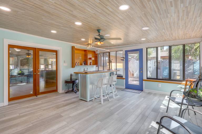 Sunroom & Spacious Yard! Family Gem in Orange Park — photo 3