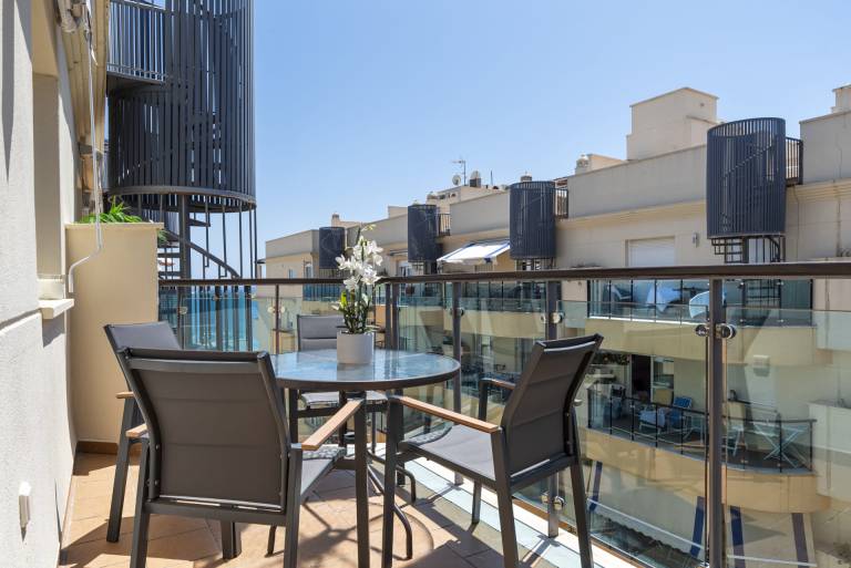 Rental apartment with hot tub, terrace & garden | City view — photo 2