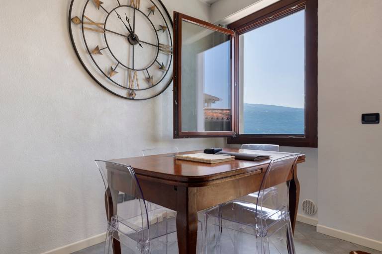 Apartment 'Il Campanile' with Lake View, Wi-Fi and Air Conditioning — photo 5