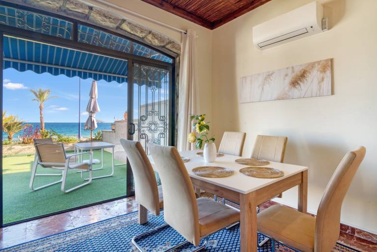 Apartment 'Casa Blanca' with Sea Views and Wi-Fi — photo 2