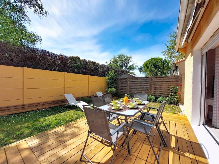 Vacation home with yard, grill & patio — photo 2