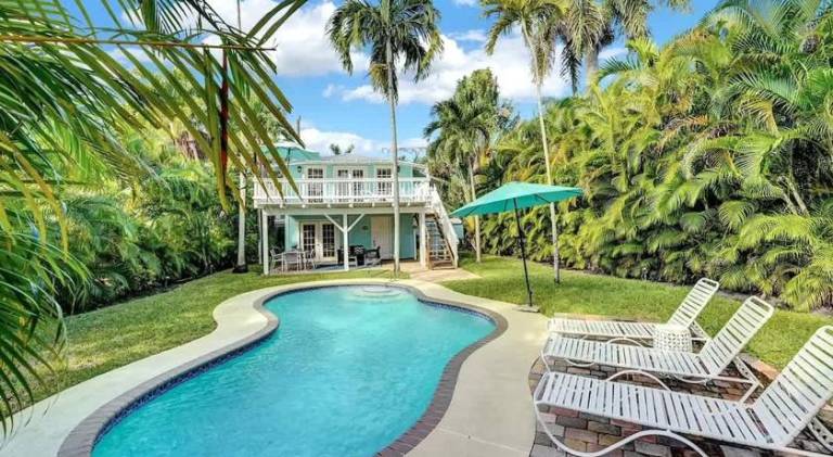 House with pool | Pet-friendly in West Palm Beach, FL