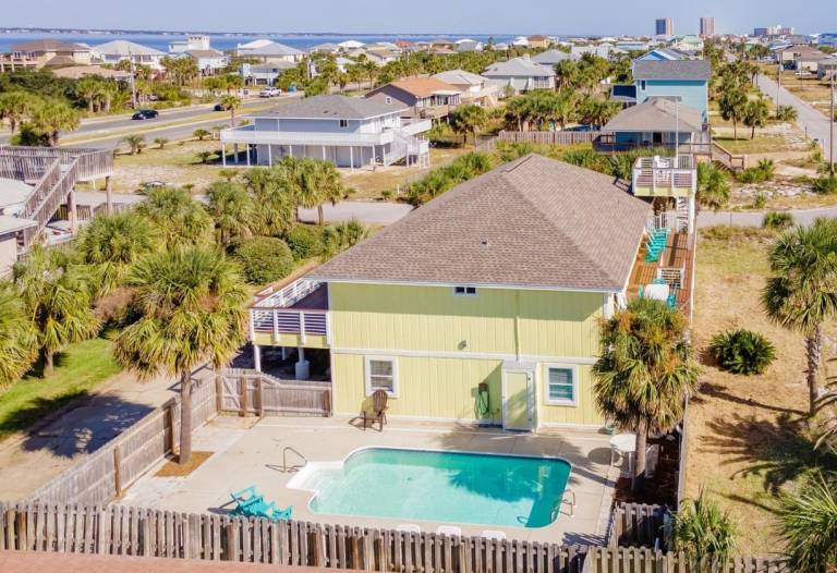 House with private pool & barbeque in Pensacola, FL