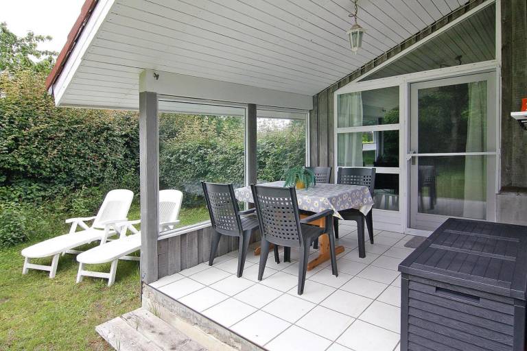 House with patio, garden & barbeque — photo 2