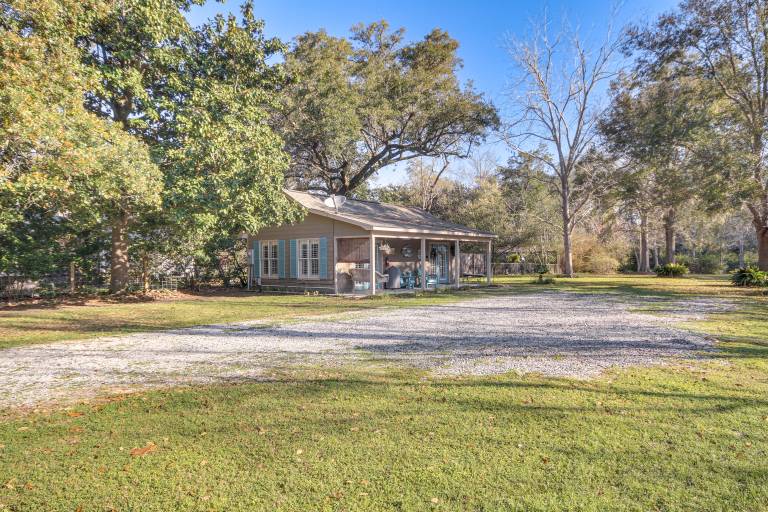 Walk to Beach: Waveland Retreat w/ Yard! — photo 4