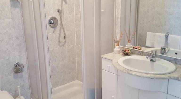 Holiday apartment with pool — photo 2