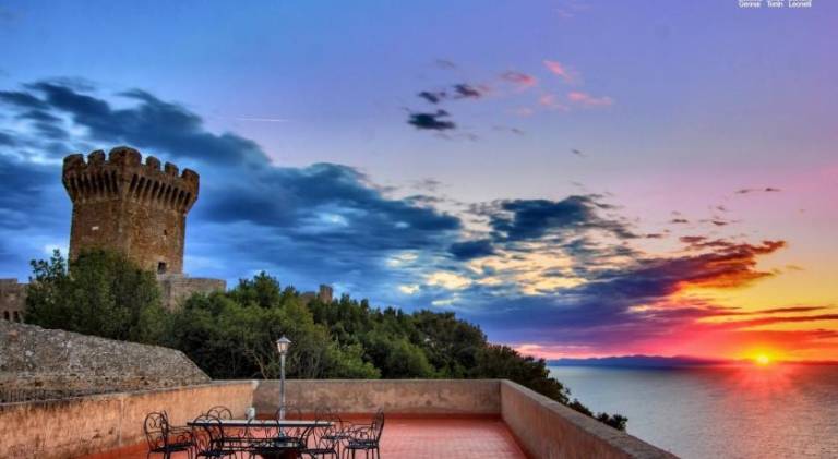 Holiday apartment with yard & terrace in Piombino
