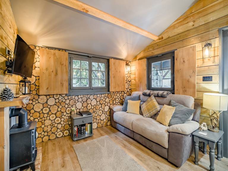 Family-oriented lovely cottage with yard, barbeque & terrace | River view | Dogs allowed — photo 3