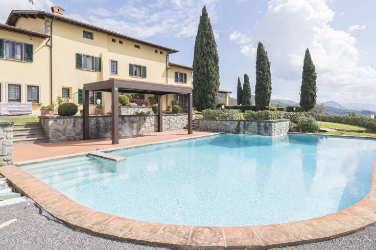 Villa Massa e Cozzile