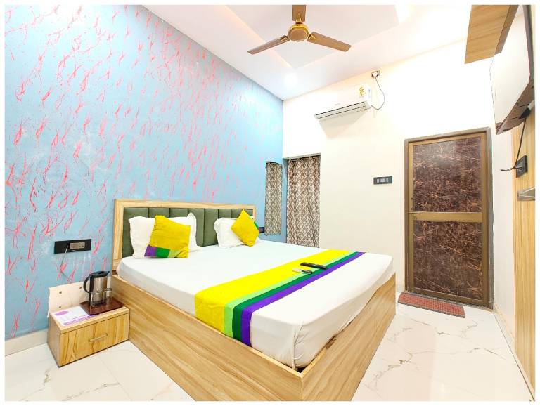 Goroomgo Vrrinda Residency Varanasi Indian Only in Varanasi