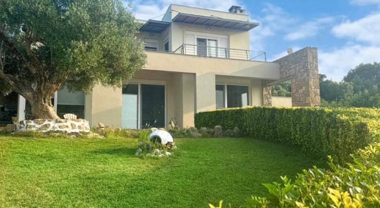 Villa with garden, grill & patio in Sithonia