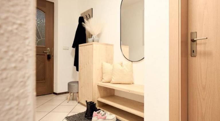 Serviced apartment with yard, terrace & BBQ — photo 4