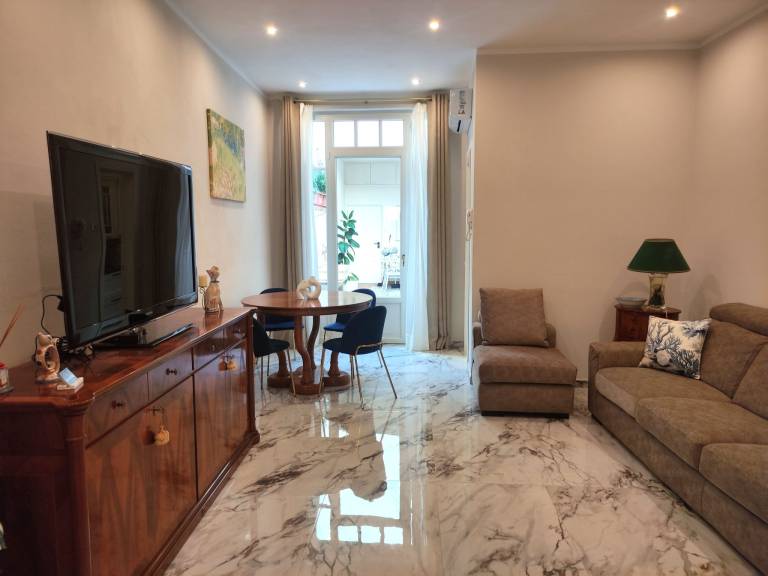 Apartment with terrace — photo 3