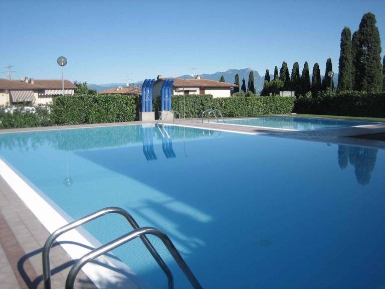 Holiday apartment with pool — photo 5