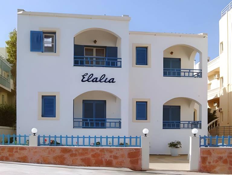 Apartment with yard & patio in Hersonissos