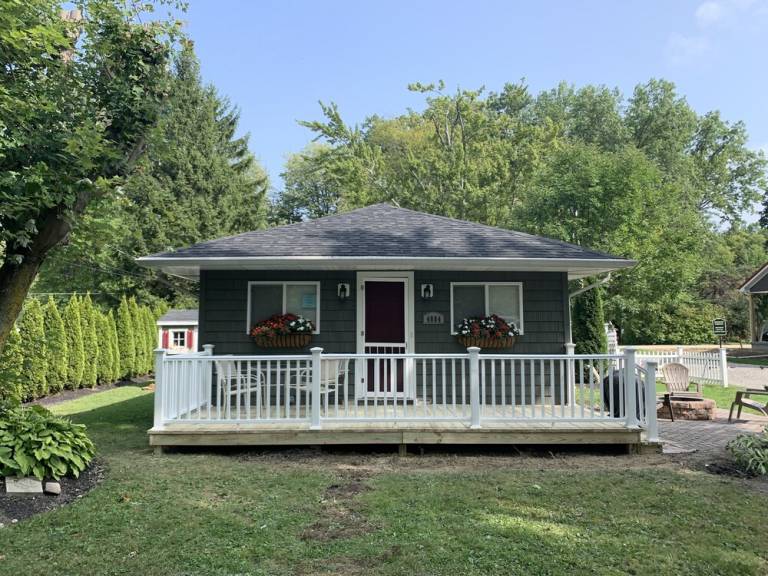 House  Geneva-on-the-Lake