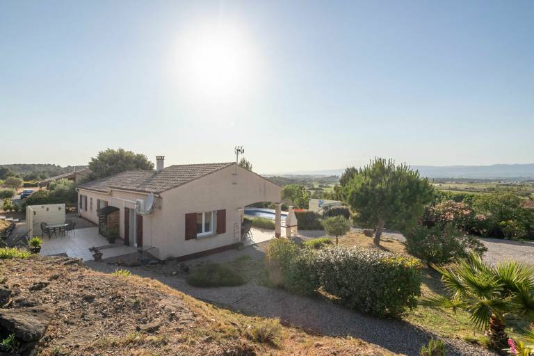 Villa with pool, patio & yard | Nature view — photo 5