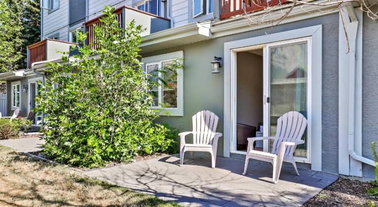 The Norquay, Pet-Friendly 2 Bed with Mtn View — photo 3