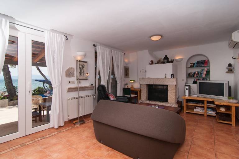 Vacation home with private pool, garden & barbecue | Sea view — photo 2