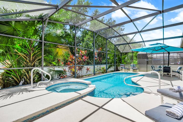 Family-friendly big vacation home with jacuzzi, grill & private pool | Suitable for remote work | Pets are welcome in Osceola, FL