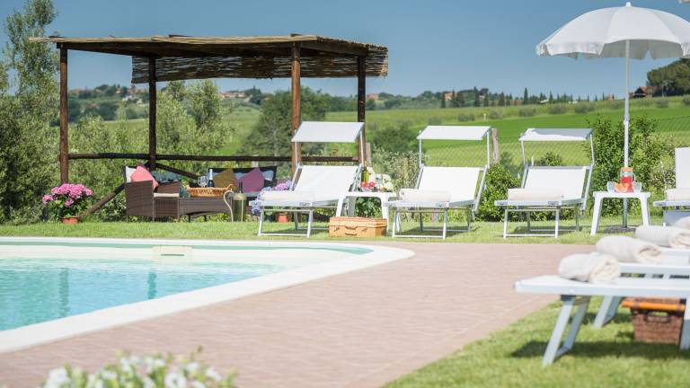 Fully equipped beautiful villa with private pool, garden & barbeque | Perfect for remote work | Pets are welcome — photo 2