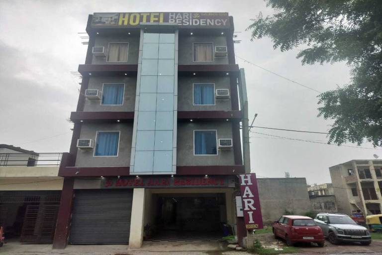 Hotel O Sector 52 Chandigarh Formerly Hari Residency