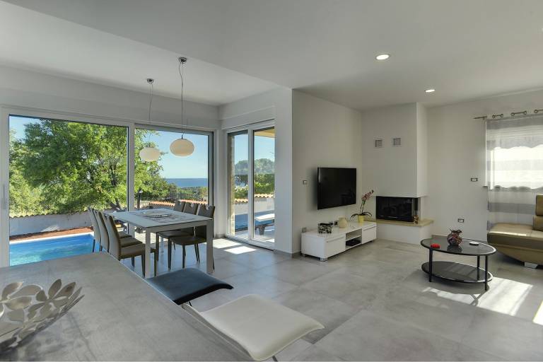 Villa White
