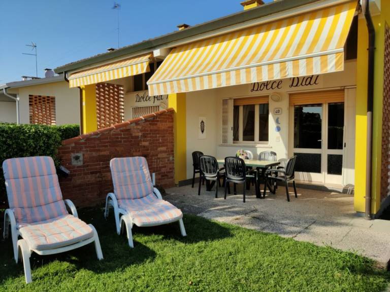 Helle Villa in Caorle mit privatem Garten