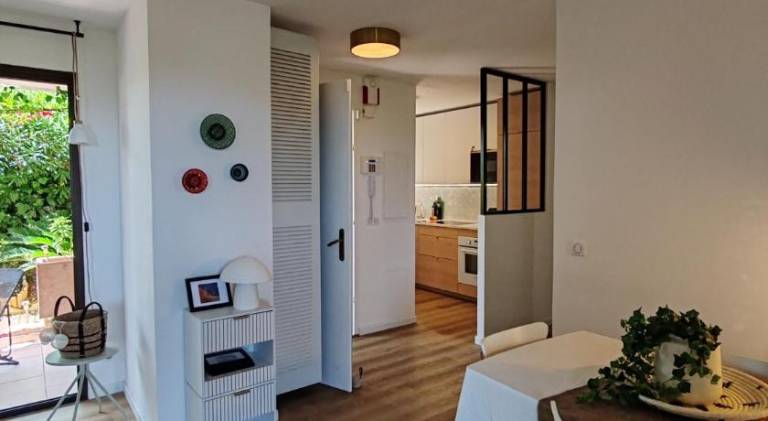 Holiday apartment with garden, terrace & pool — photo 3