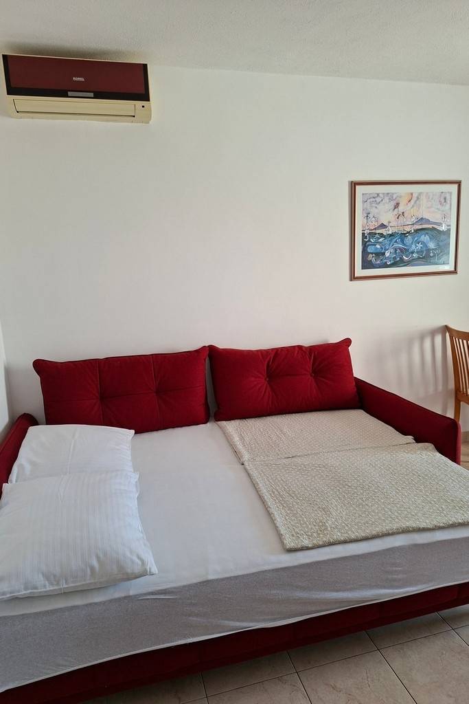 One bedroom apartment with terrace and sea view Lokva Rogoznica, Omiš (A-25499-a) — photo 2
