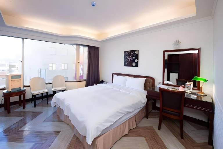 Peach Hotel — photo 2