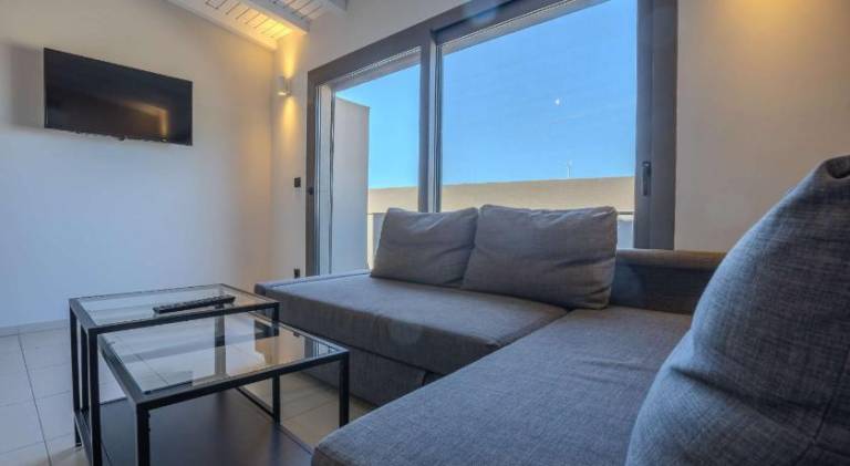 Apartment with pool & patio — photo 2