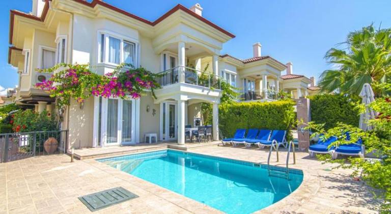 Villa with yard, private pool & barbecue in Fethiye