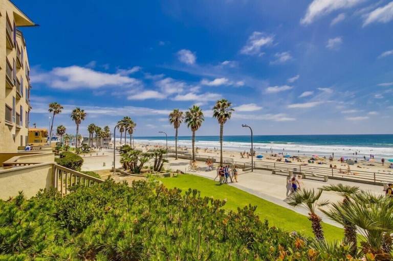 Ultimate Guide to Vacation Rentals in Pacific Beach, CA