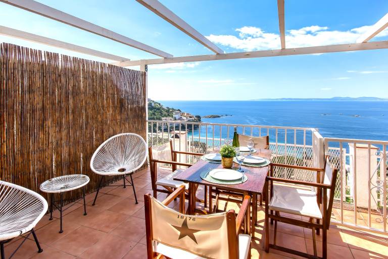 Fully equipped vacation home with grill, yard & terrace | Next to the beach | Pet-friendly — photo 3