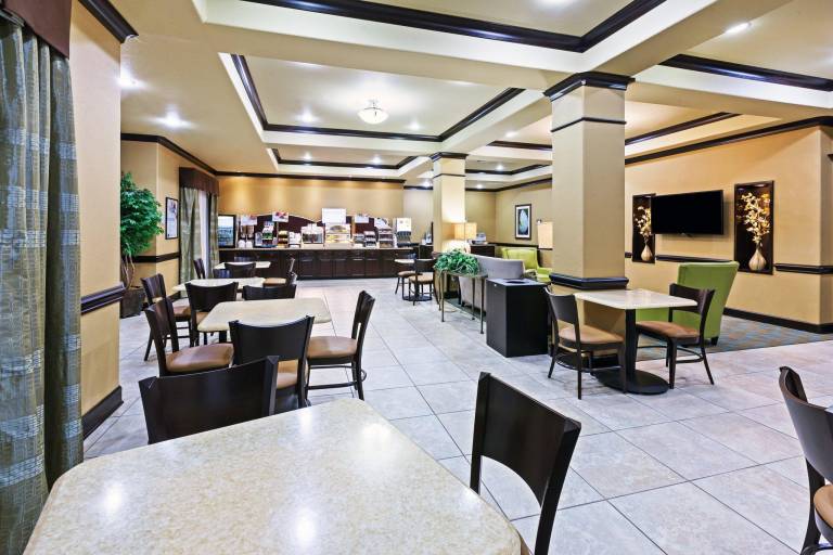 Holiday Inn Express Hotel & Suites Victoria By IHG — photo 4