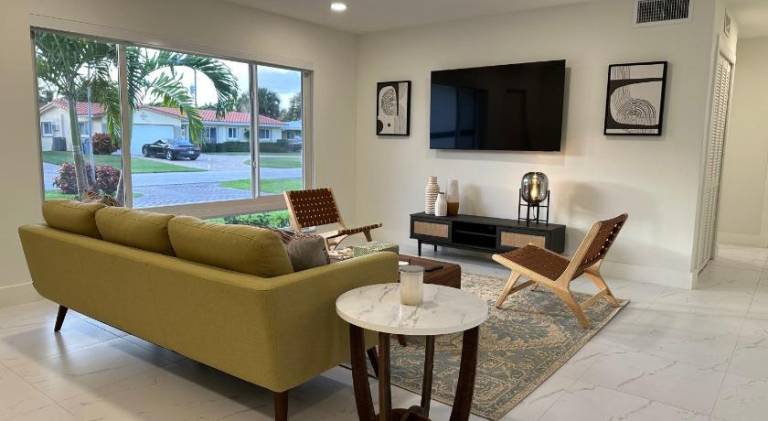 Fully equipped ample house with BBQ, yard & private pool | Suitable for remote work | Pets allowed — photo 2