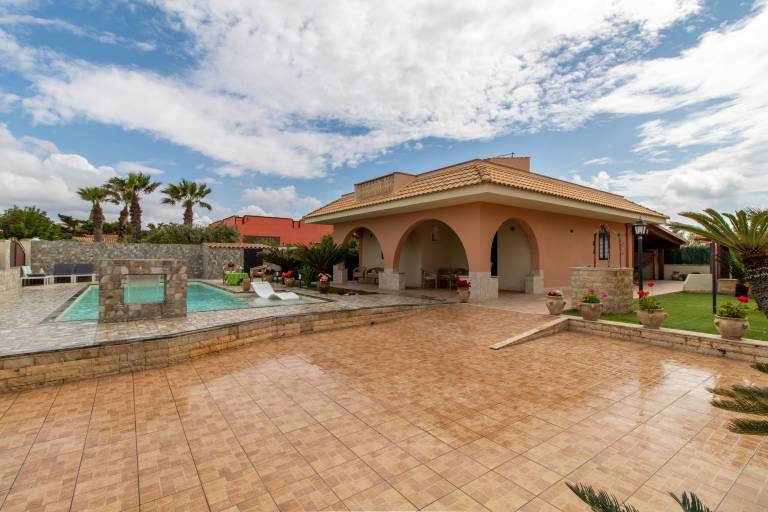 Villa with fast internet, barbecue & patio | Garden view | Close to the beach | Pets allowed — photo 4