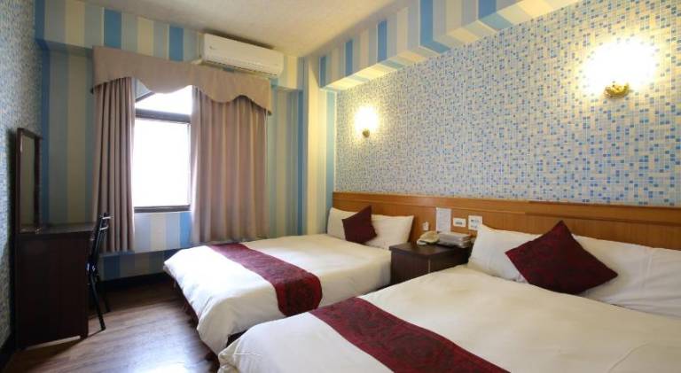 Chiayi Crown Hotel — photo 2