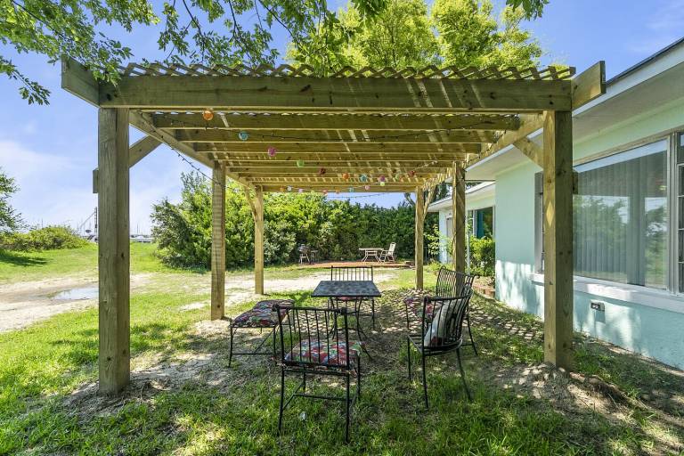 Cabin with terrace — photo 5