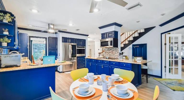 House with pool & hot tub | Pets are welcome — photo 2