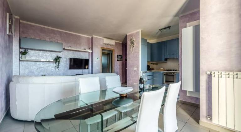 Rental apartment with 2 rooms for 5 persons in Cascina
