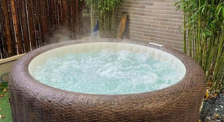 Lovely rental apartment with terrace, jacuzzi & yard | Pets allowed — photo 2