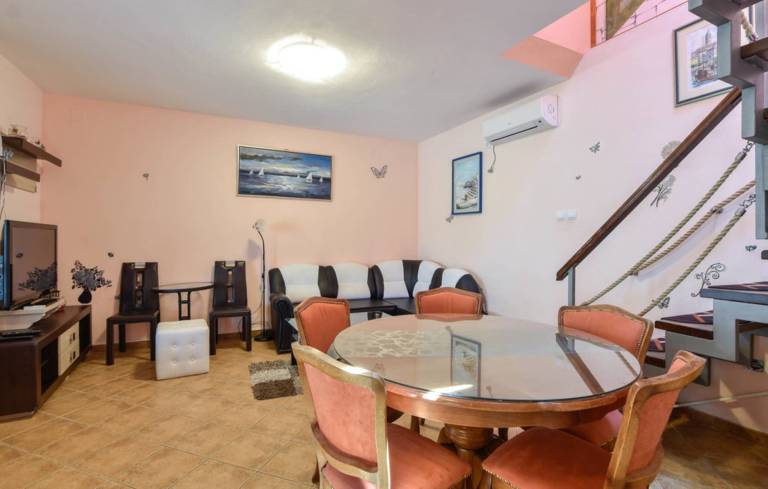 Fully equipped ample villa with barbecue, private pool & garden | Mountain view | Pets are welcome — photo 5
